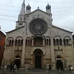 아파트 La Mansarda In Centro 모데나