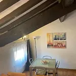 Apartment La Mansarda In Centro