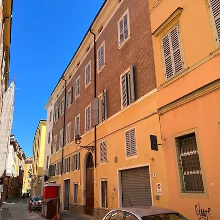 La Mansarda In Centro Modena