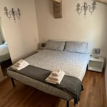 La Mansarda In Centro Apartament