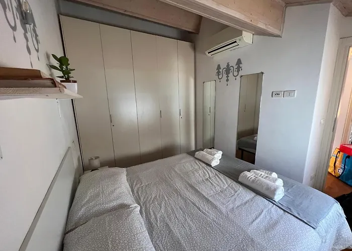 La Mansarda In Centro Apartment