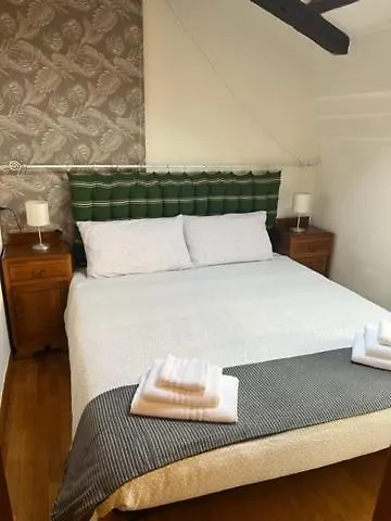 Apartment La Mansarda In Centro