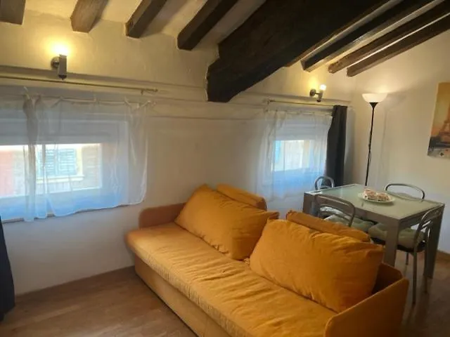 Apartment La Mansarda In Centro
